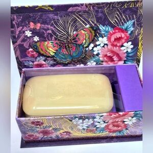 NEW POOCH & SWEETHEART JASMINE SOAP DECORATIVE MUSIC BOX HOLDER ODE TO JOY